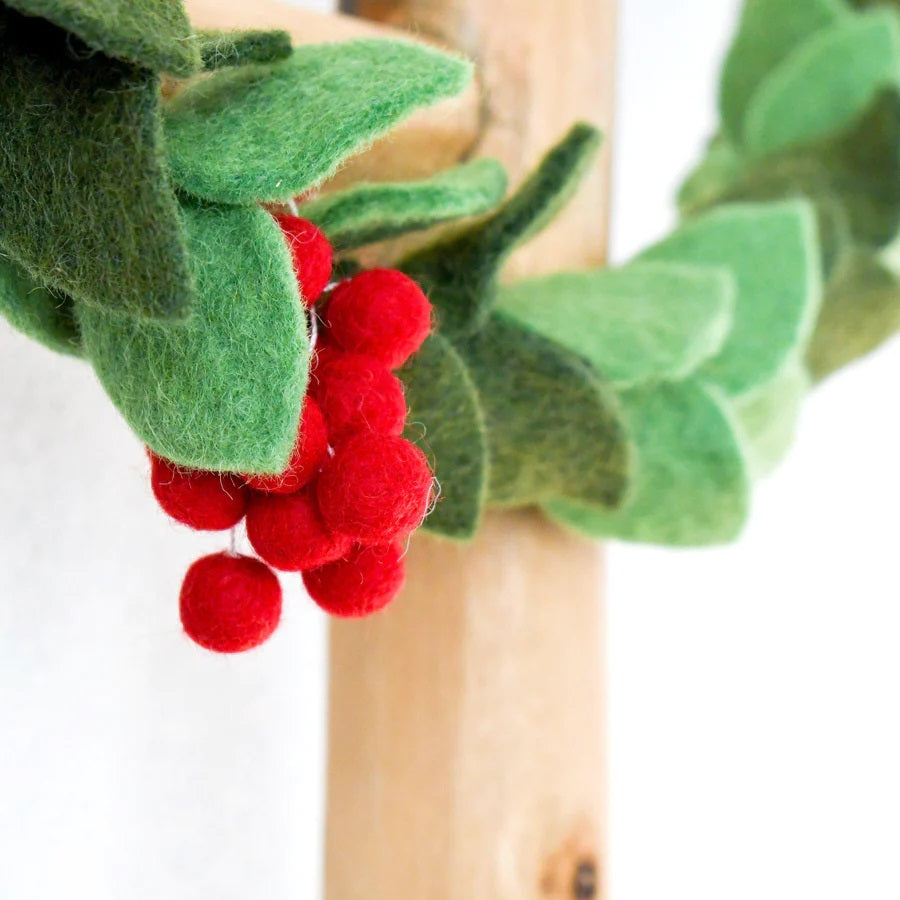 TARA TREASURES - FELT HOLLY CHRISTMAS GARLAND