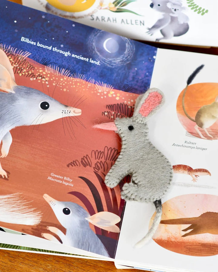 TARA TREASURES - FINGER PUPPET & BOOK SET: JUMPING JOEYS