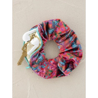 NATURAL LIFE - HIDEAWAY SCRUNCHIE: FOLK FLOWER PATCHWORK