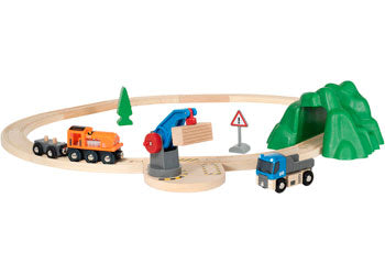 BRIO - STARTER LIFT & LOAD SET: 19 PIECES