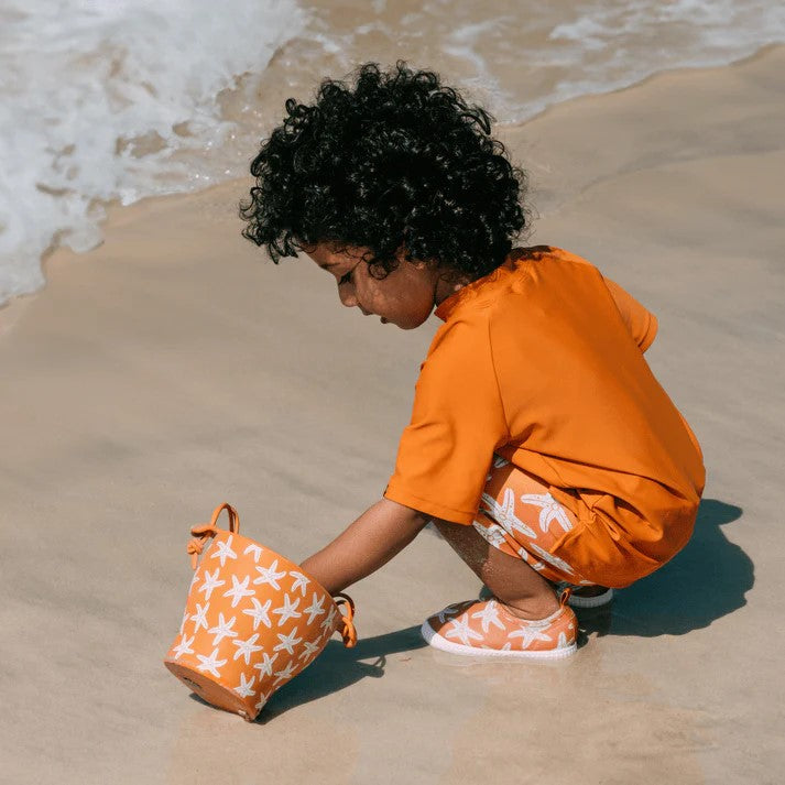 SWIM ESSENTIALS - SILICONE BEACH SET BUCKE:SEA STARS