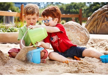 GREEN TOYS - SAND AND PLAY SET 