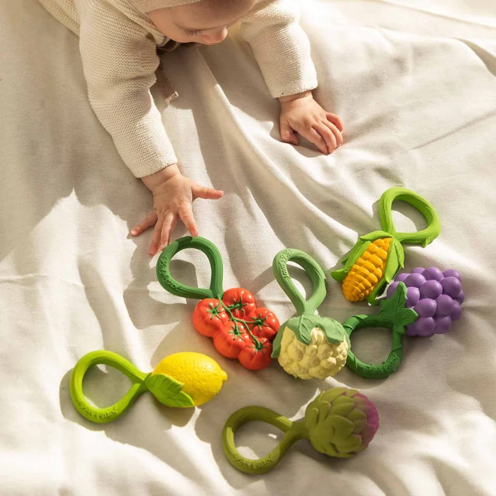 OLI & CAROL - TEETHER: CORN RATTLE TOY