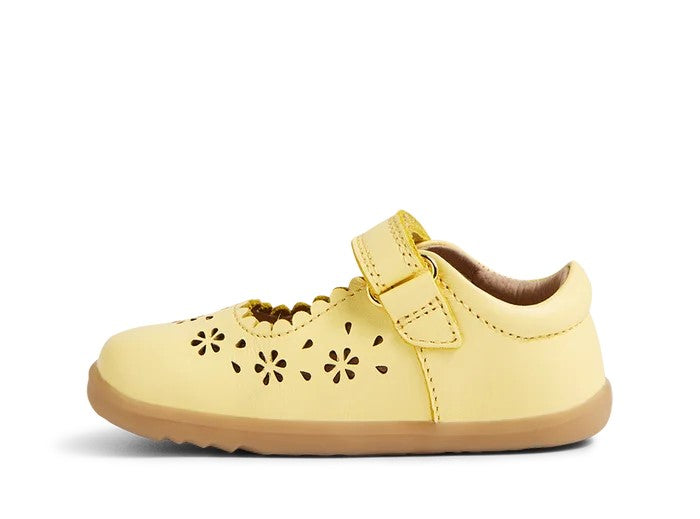 BOBUX - STEP UP TILLY SHOE:PALE BANANA [sz:20 EU]