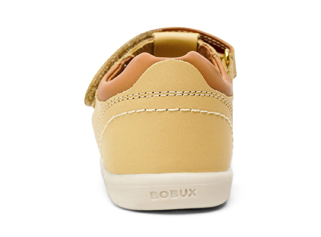 BOBUX - I WALK ROAM SANDAL: SAND + CARAMEL