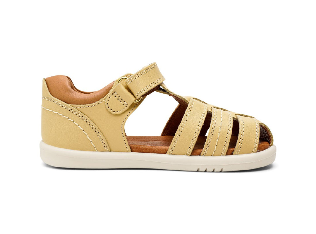 BOBUX - I WALK ROAM SANDAL: SAND + CARAMEL