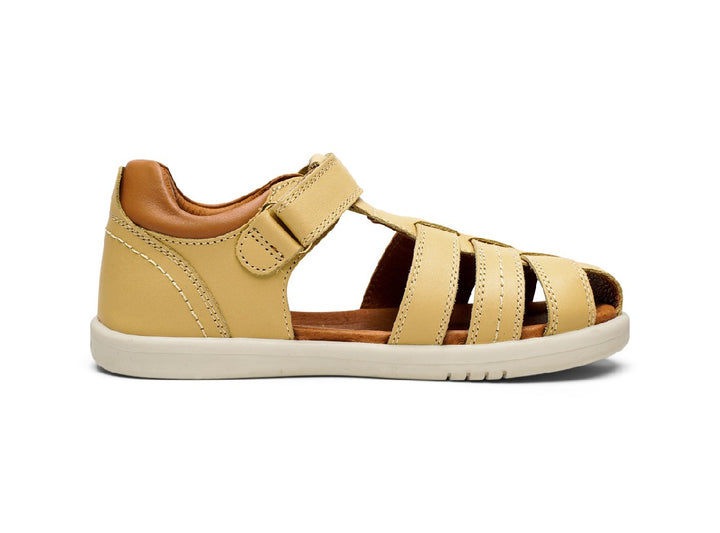 BOBUX - KID+ ROAM SANDAL: SAND + CARAMEL