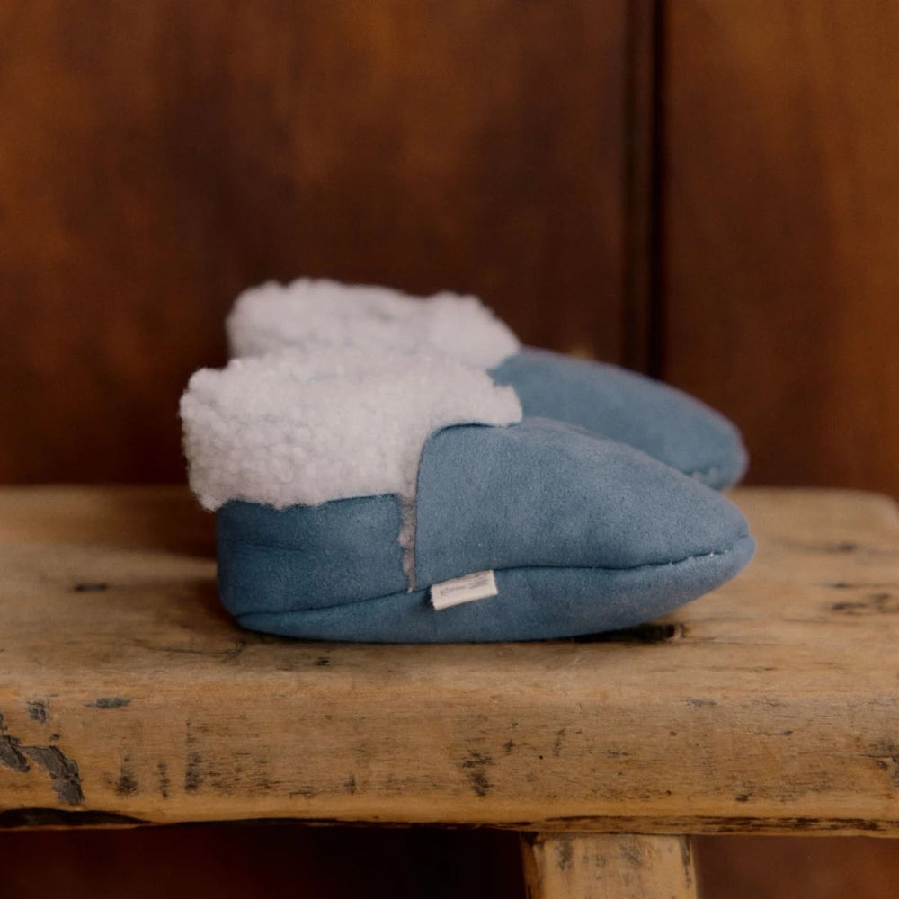 NATURE BABY - LAMBSKIN BOOTIES: VINTAGE INDIGO [sz:0-3 MTHS]