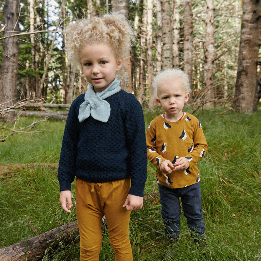 NATURE BABY - LONG SLEEVE RIVER TEE: PUFFIN TOFFEE PRINT [sz:6-12 MTHS]