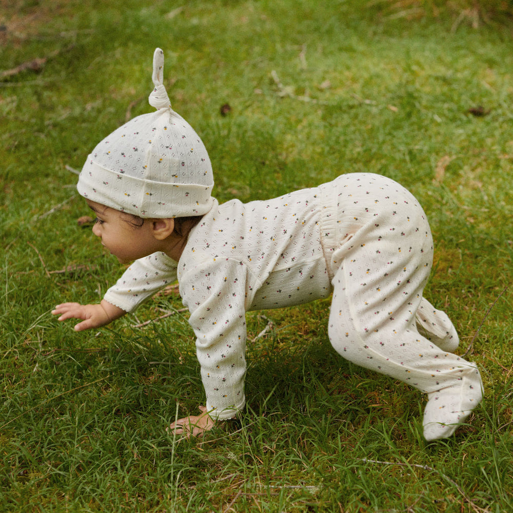 NATURE BABY - KNOTTED BEANIE POINTELLE: ASTER FLORAL PRINT [sz:NB]