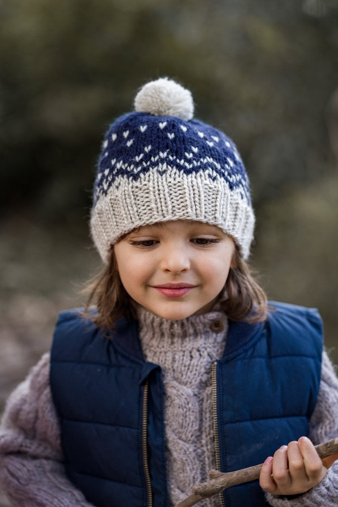 ACORN KIDS - SNOWFLAKE BEANIE: NAVY AND OATMEAL