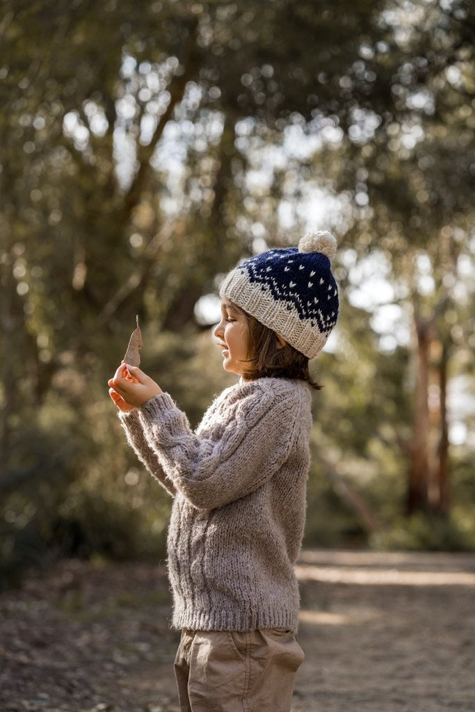 ACORN KIDS - SNOWFLAKE BEANIE: NAVY AND OATMEAL